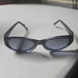 Authentic Fendi FS224 Designer Sunglasses – Made in Italy – Indigo Oval Y2K