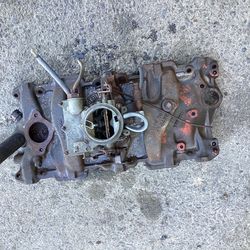 2 barrell Rochester carburetor with intake manifold