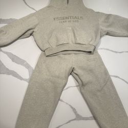 Essentials sweatsuit 