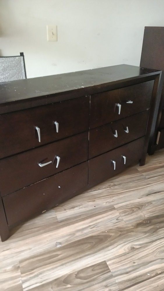 FREE DRESSER.