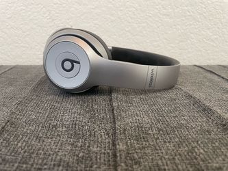 Beats Solo Wireless