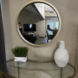Gold mirror With matching Accent table