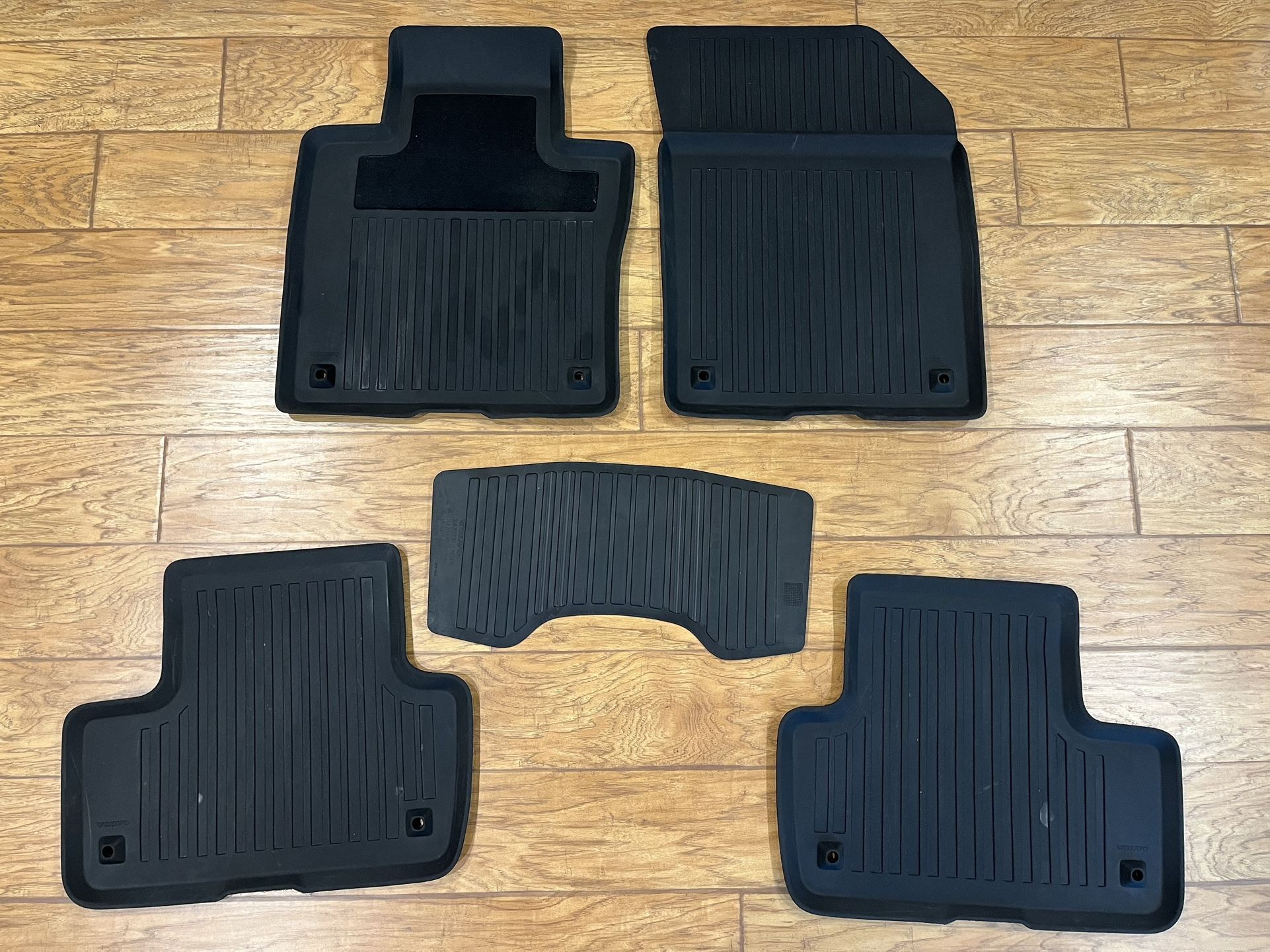 Genuine Volvo XC 60 - 2019. All Weather Rubber Floor Mats