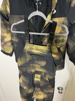 Brand new Youth Burton, snowboard jacket and pants Size 12