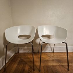 Pair Of MCM White Orbit Large Dining Chairs Made In Italy By Sintesi
