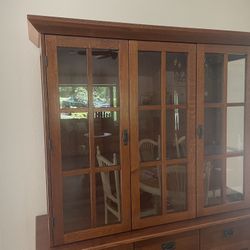 Top Of China Cabinet, Lights Up When You Touch Hinge