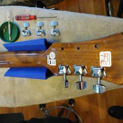 Epiphone DR-100 VS Machine Heads