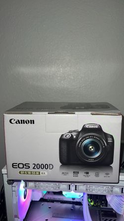 Canon EOS 2000D (Rebel T7) 18-55mm III Kit