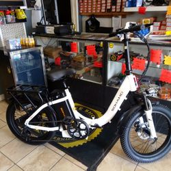 Electric Bike Brand New . Preorder Yours For Only $699 Make Payment $40 Per Month 