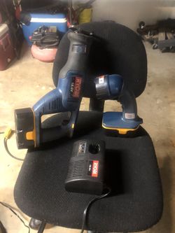 Ryobi Saw & Light & Charger