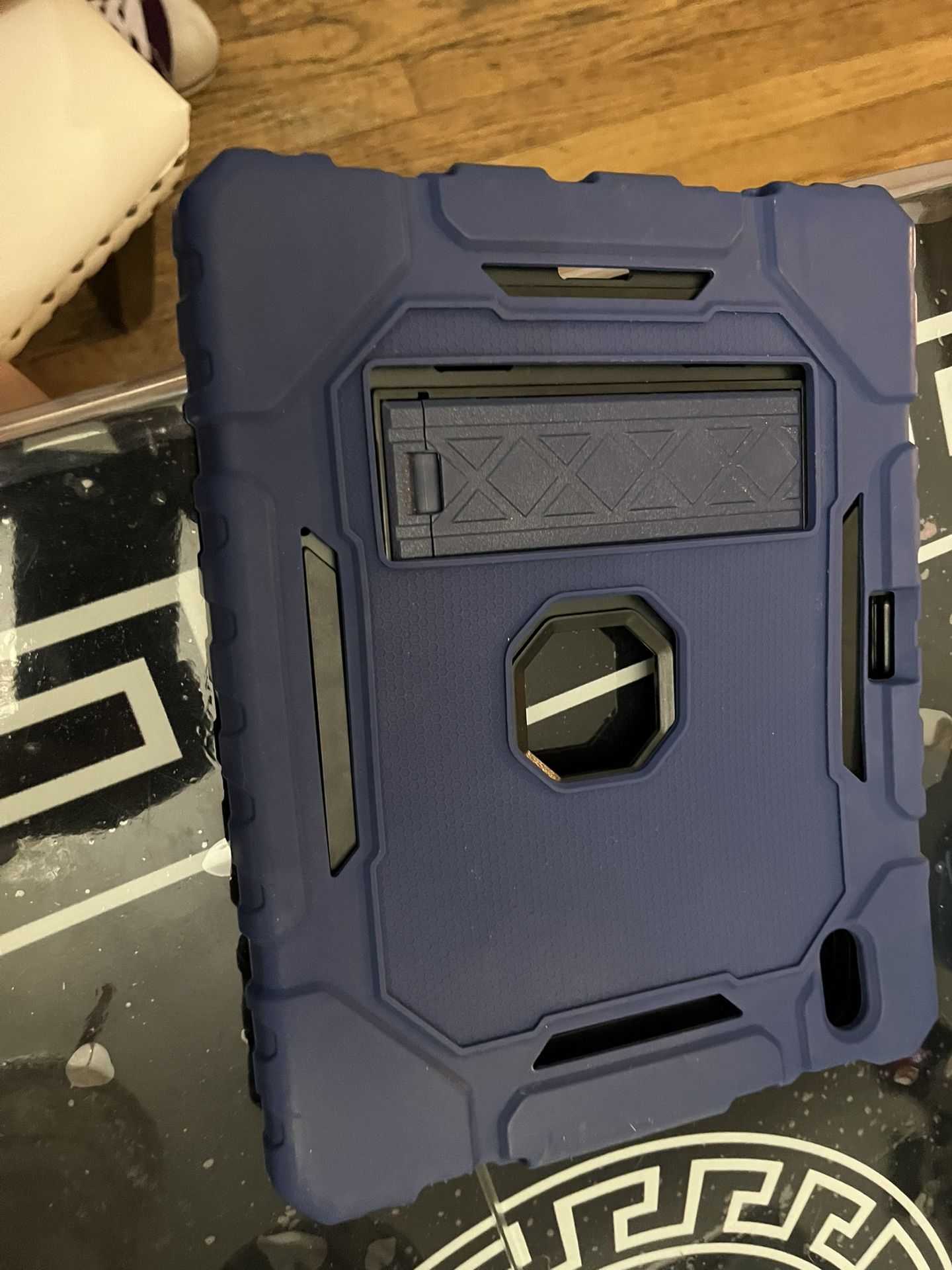 iPad /tablet Cover 10.9” Screen