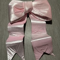 Giant bow