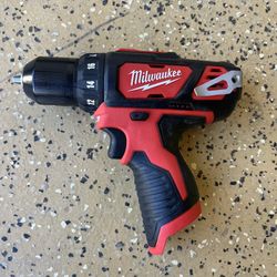 Milwaukee M12 12V Lithium-Ion Cordless 3/8 in. Drill/Driver (Tool-Only)