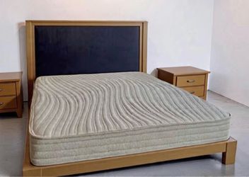 Essential 10" Toxin-Free Hybrid Queen Mattress (Retail $888)