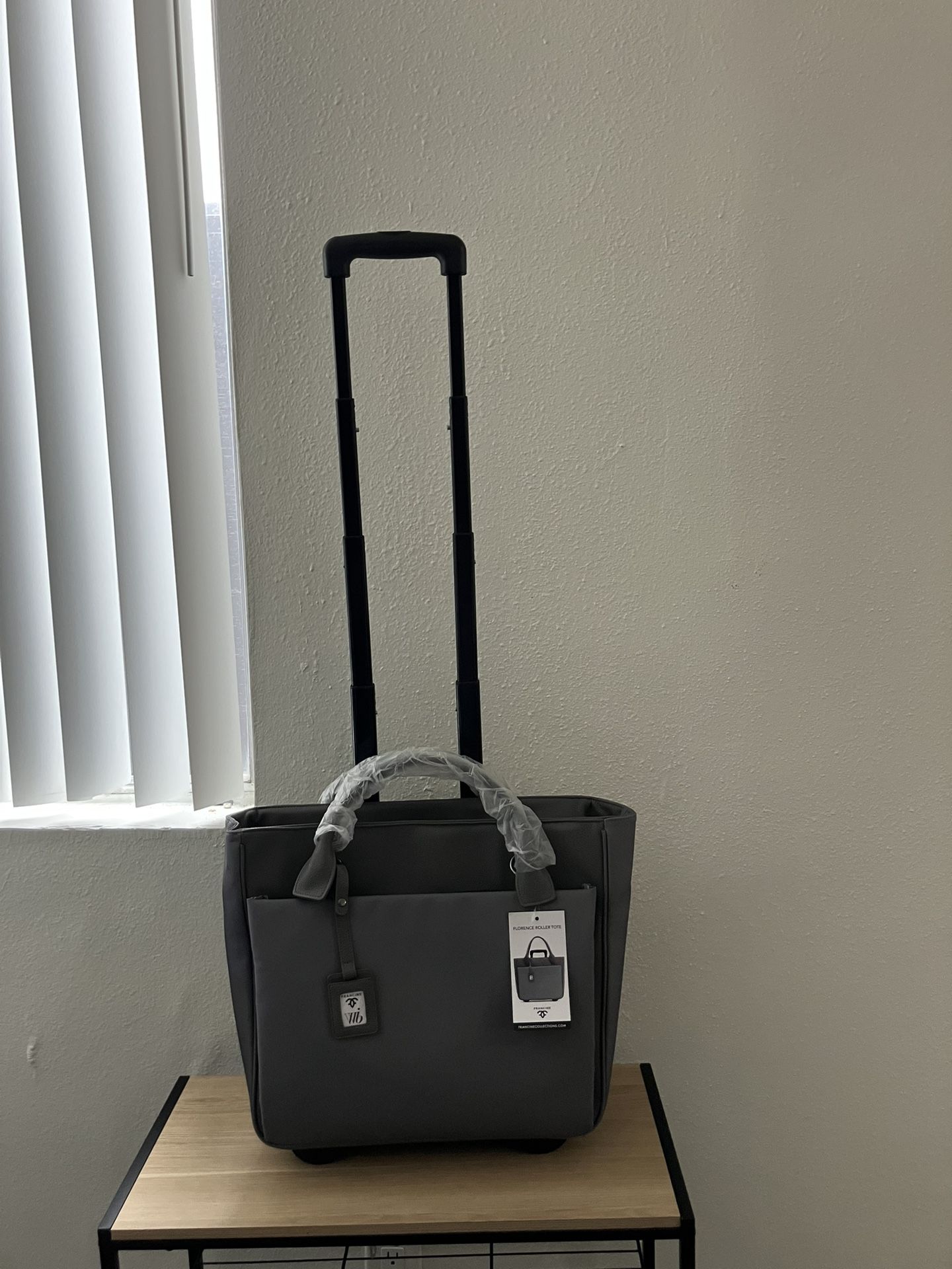 Stylish Rolling Wheeled Briefcase/ Laptop Tote Bag (Brand new in original packaging) Po Mo