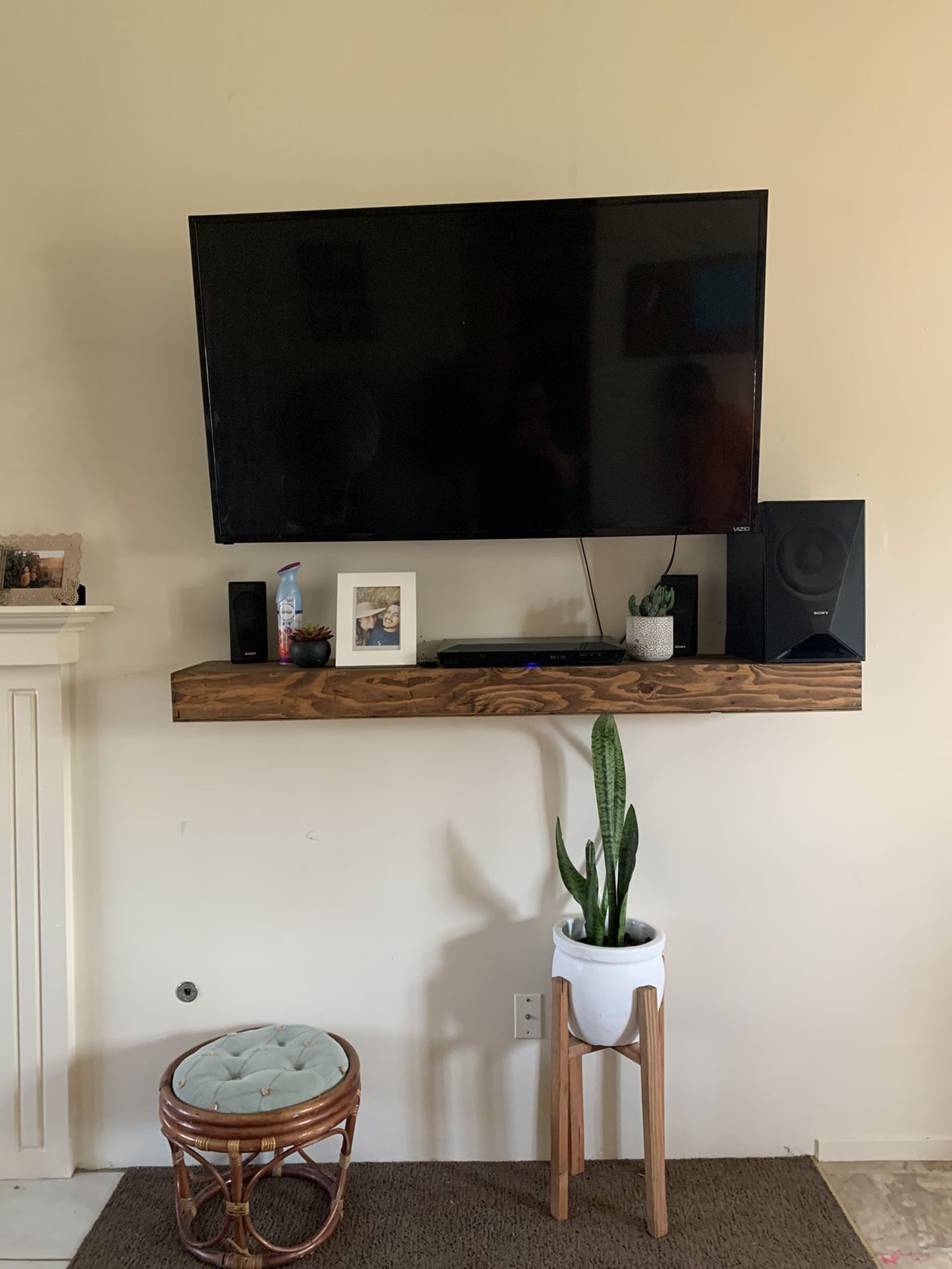 Floating shelves