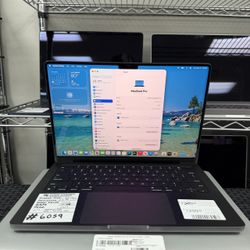 MacBook Pro M4 Chip 16GB RAM 512GB SSD 2024 Space Black with Store Warranty and Financing Available
