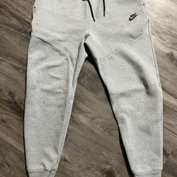 Nike Tech Joggers 
