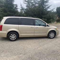 2011 Chrysler Town & Country