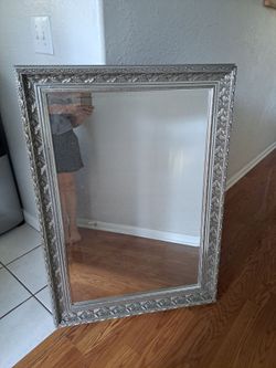 Almost New beautiful mirror!