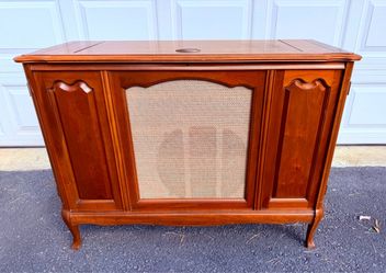 RCA Victor tube-based stereo console