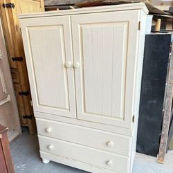 🎁ARMOIRE/3 DRAWER AND SHELVES- 39” X 20” X60”🎁