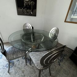 Ethan Allen Round Glass Top  Dinner Table