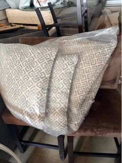 4 couch pillows