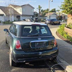 Mini Cooper 2005 $3500