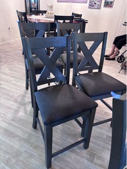 Set of 5 gray chairs ,less than 1 year old