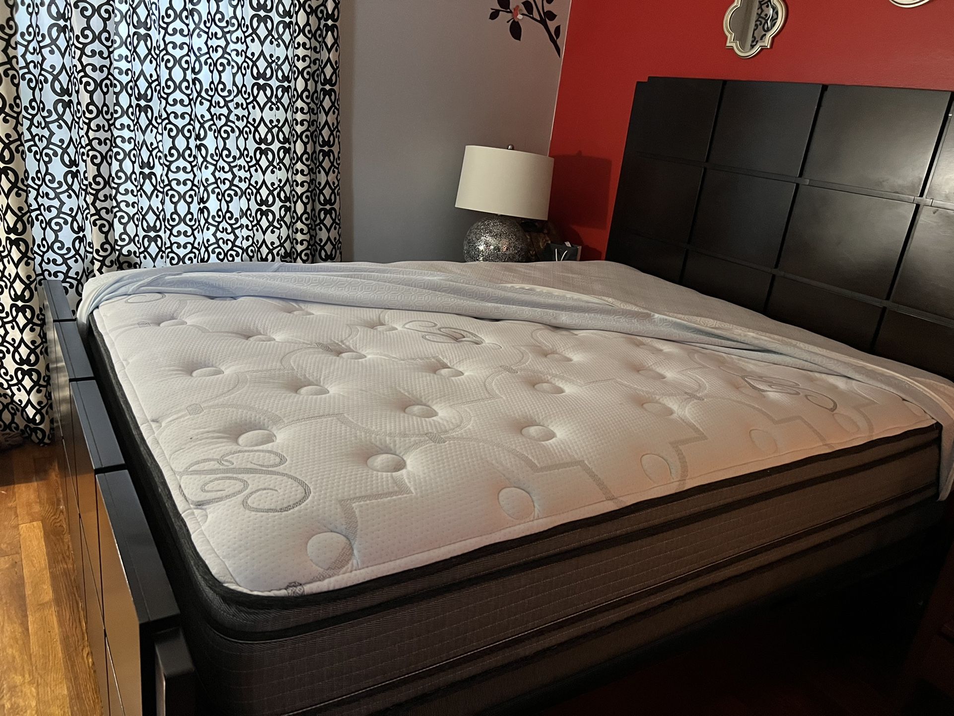 Bellagio Hotel Queen Mattresses and Renew PowerBase Plus w Massage