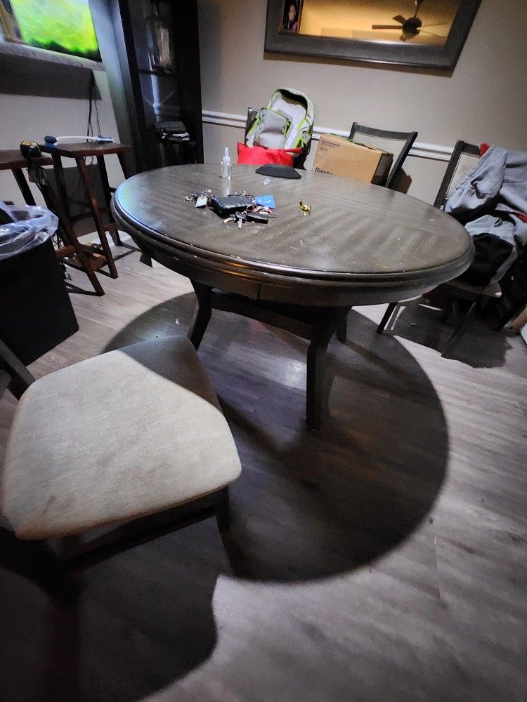 Dinning Table And  Chairs