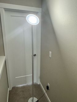 Floor lamp