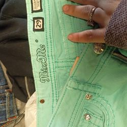 MISS ME SHORTS SIZE 29