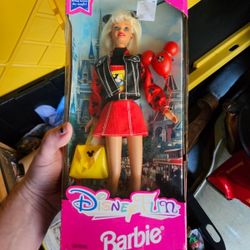 Disney Fun Barbie Fifth Edition 1997 Mattel #18970