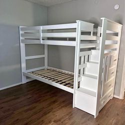 Wooden Bunk Beds/ Literas Disponibles
