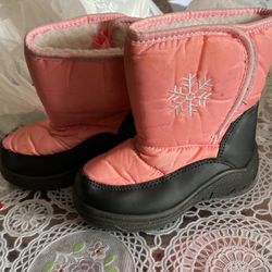 Girls Size 9 Snow Boots