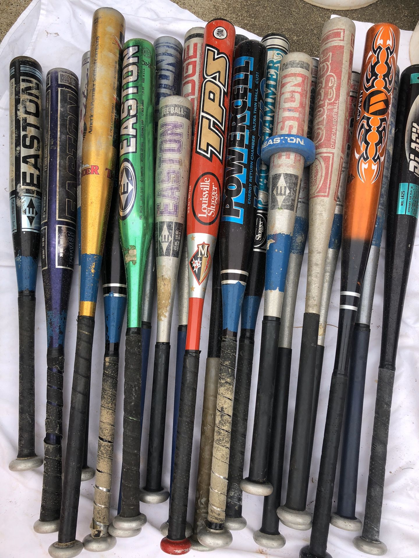 20 Aluminum bats. All different sizes & weights.