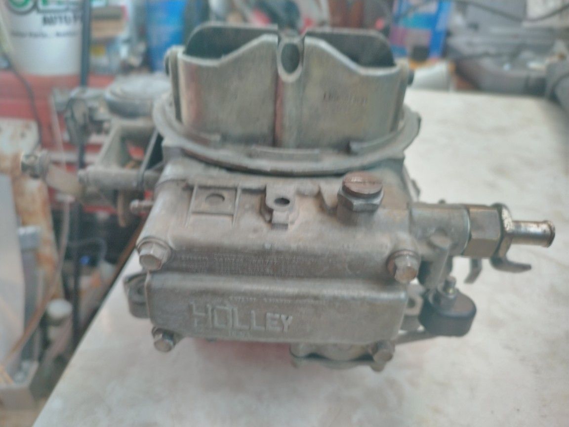 Holley Carb 1850-3 600cfm Double pumper (Has Been Rebuilt)