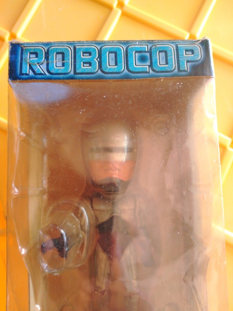Robo Cop: Head Knockers