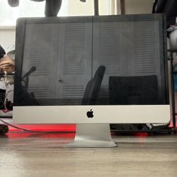 Apple iMac 21.5” Desktop Computer FOR PARTS / NOT WORKING