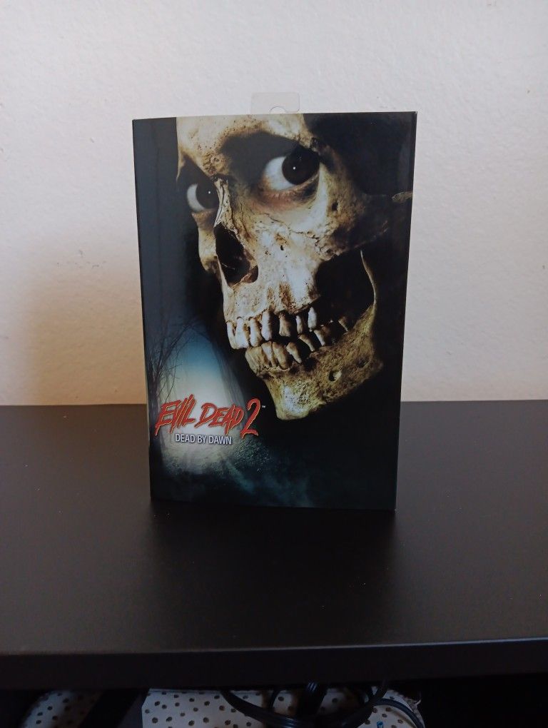 Evil Dead 2 Dead By Dawn Ash Figure