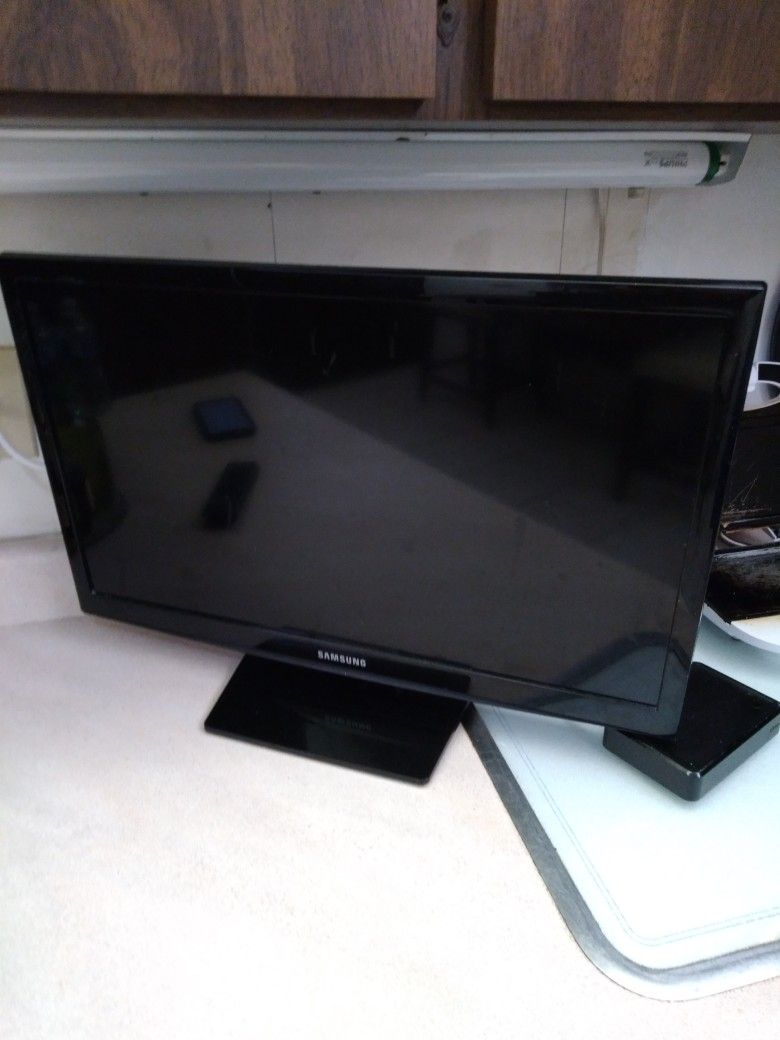 24' Samsung Smart Tv