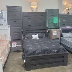 BEDROOM SET, 3 PC QUEEN BED FRAME, DRESSER AND NIGHTSTAND -NEW-