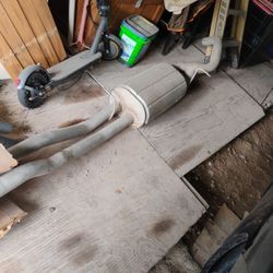 2005 GMC Sierra Stock Exhaust