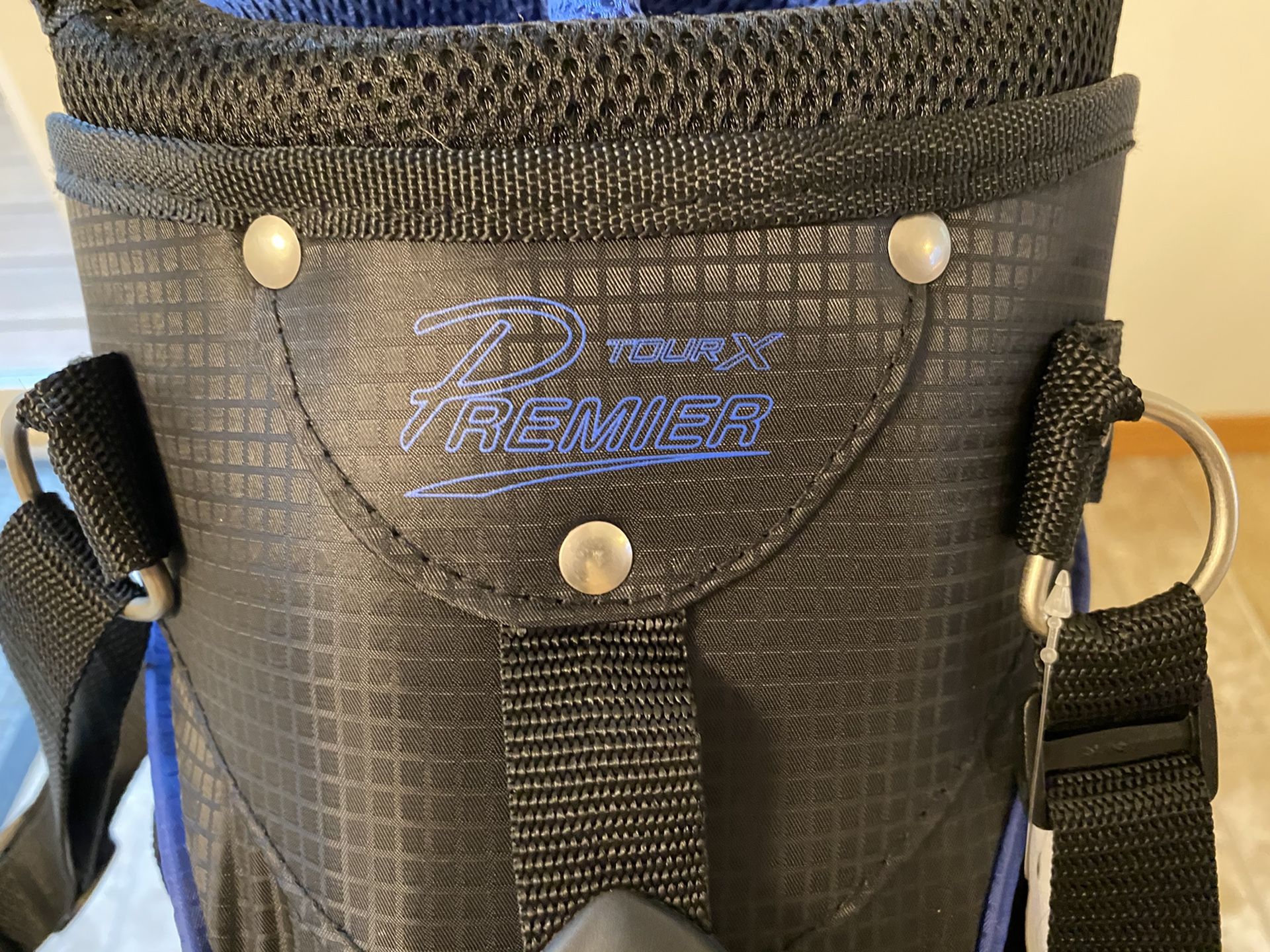 New Pinseeker Tour X Premier Stand or Carry Golf Bag Black Blue for