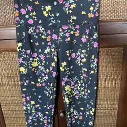 Ideology black floral Small Crop leggings, tights, Yoga activewear. NWT!