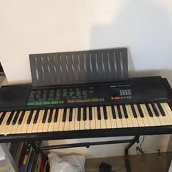 Yamaha PSR-150 Electronic Keyboard AWM Stereo w/Stand Tested/Works Great