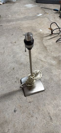 Table Lamp Base with Pull Chain - no lamp shade