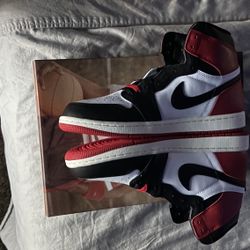 Jordan 1 Black toe